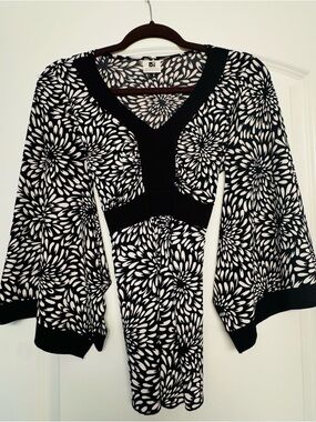 Kimono style ~ Black & White Floral V-Neck Blouse with Empire Waist